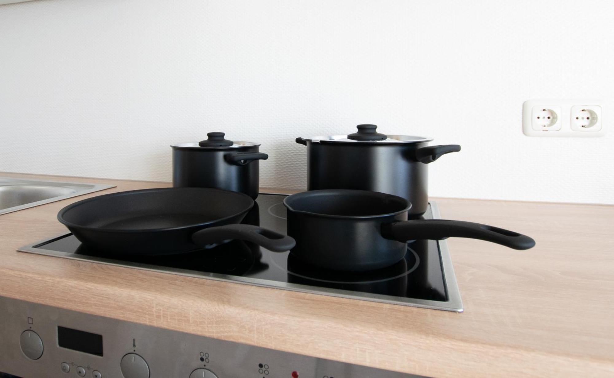 Tolstov House - 6 Haus - Große Küche - Garten - Parkplatz - 25min Messe Dus Apartment *