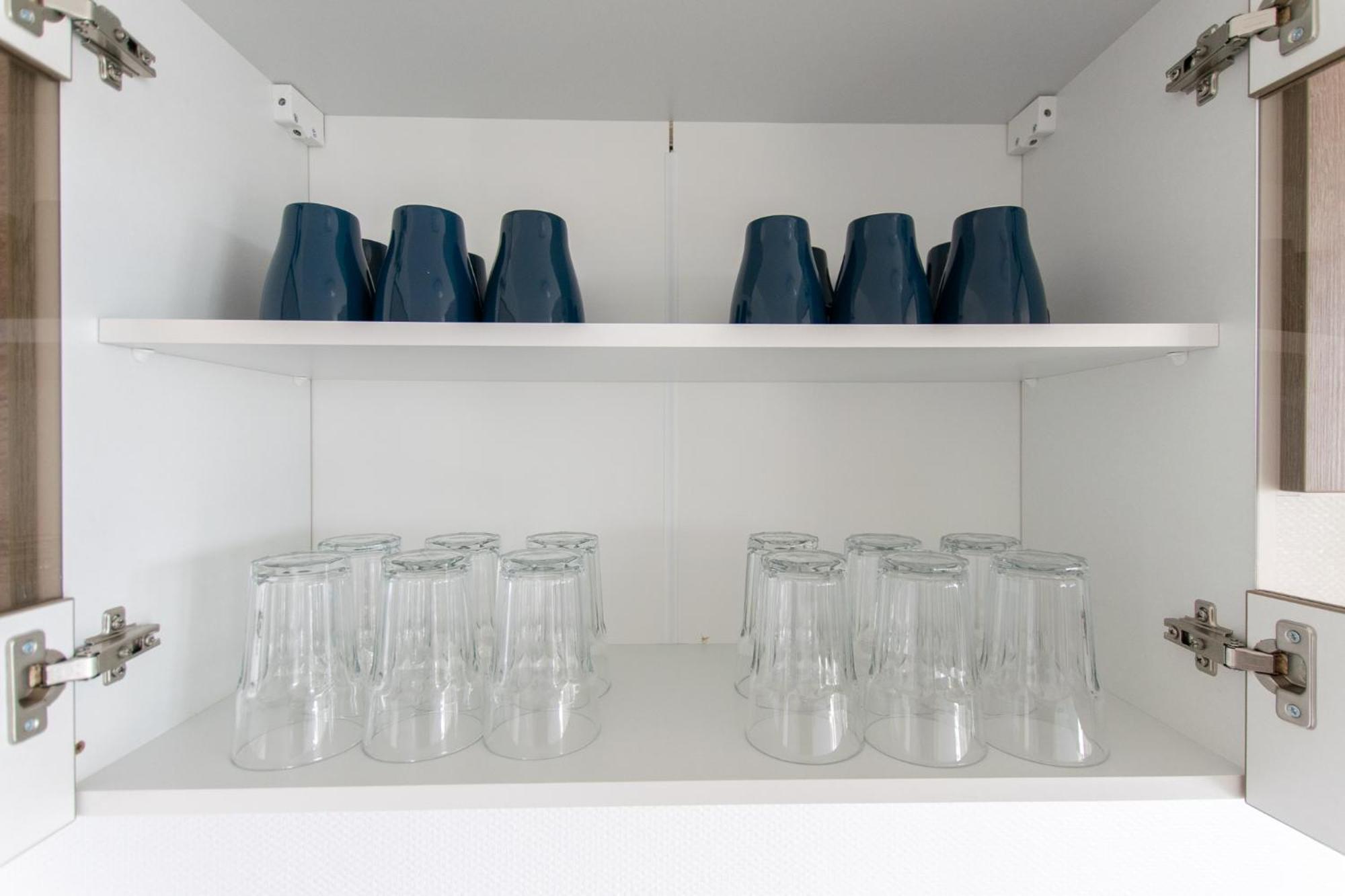 Apartment Tolstov House - 6 Haus - Große Küche - Garten - Parkplatz - 25min Messe Dus *