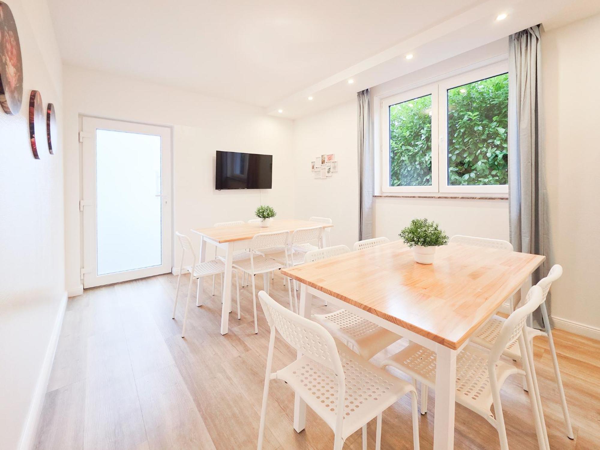 Tolstov House - 6 Haus - Große Küche - Garten - Parkplatz - 25min Messe Dus Apartment Düsseldorf