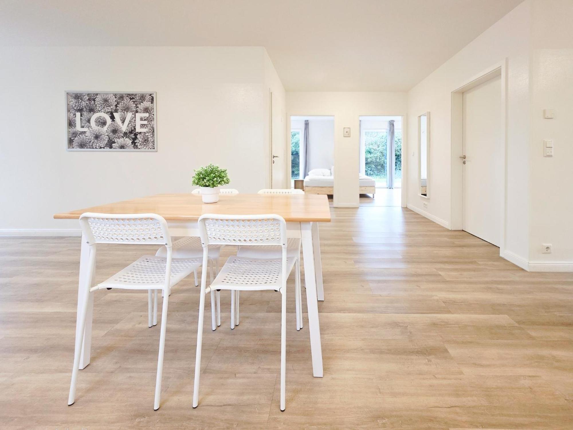 Raj Living - 6 Haus - Grosse Kueche - Garten - Parkplatz - 25min Messe Dus Düsseldorf