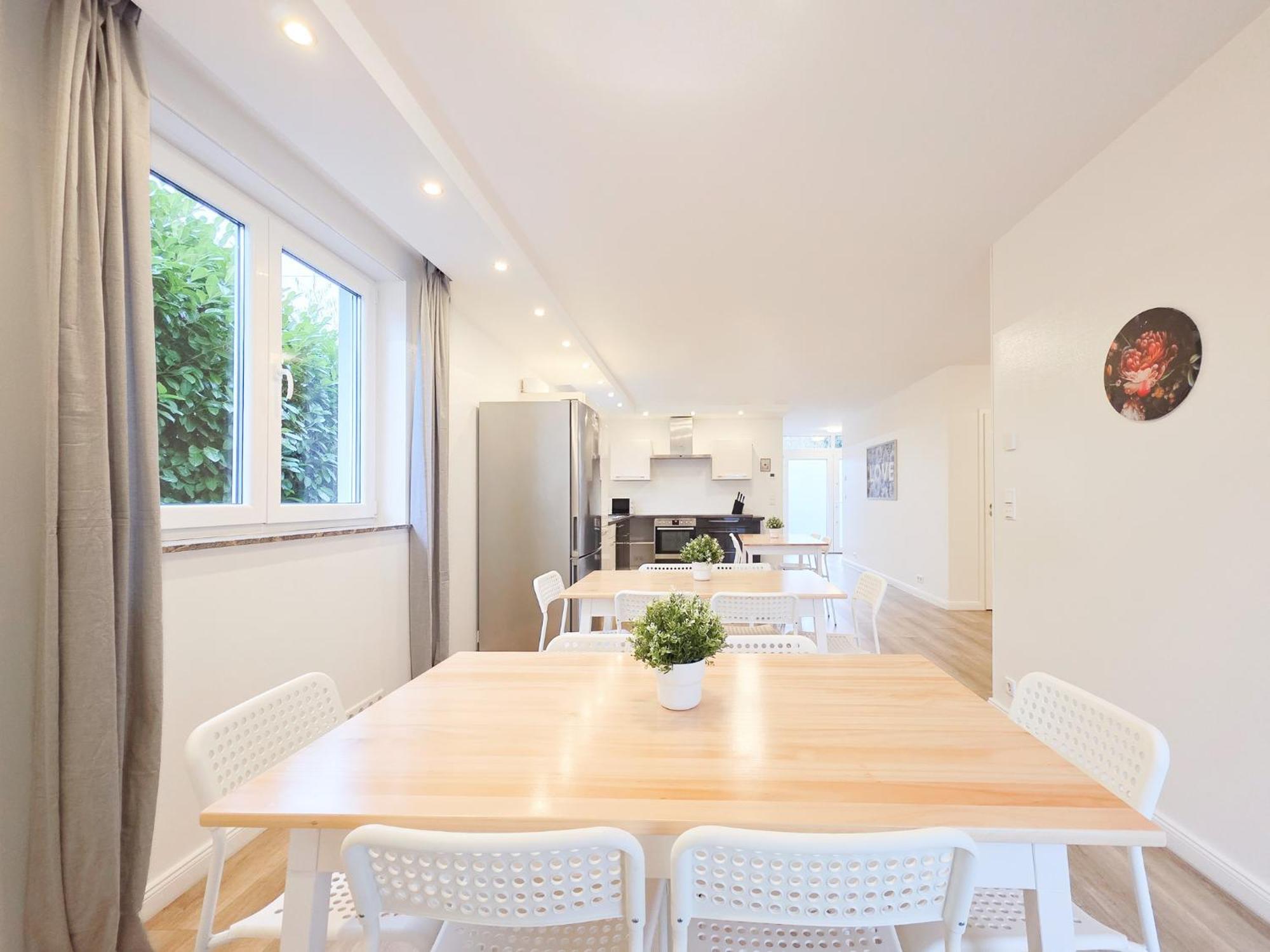 Tolstov House - 6 Haus - Große Küche - Garten - Parkplatz - 25min Messe Dus Düsseldorf