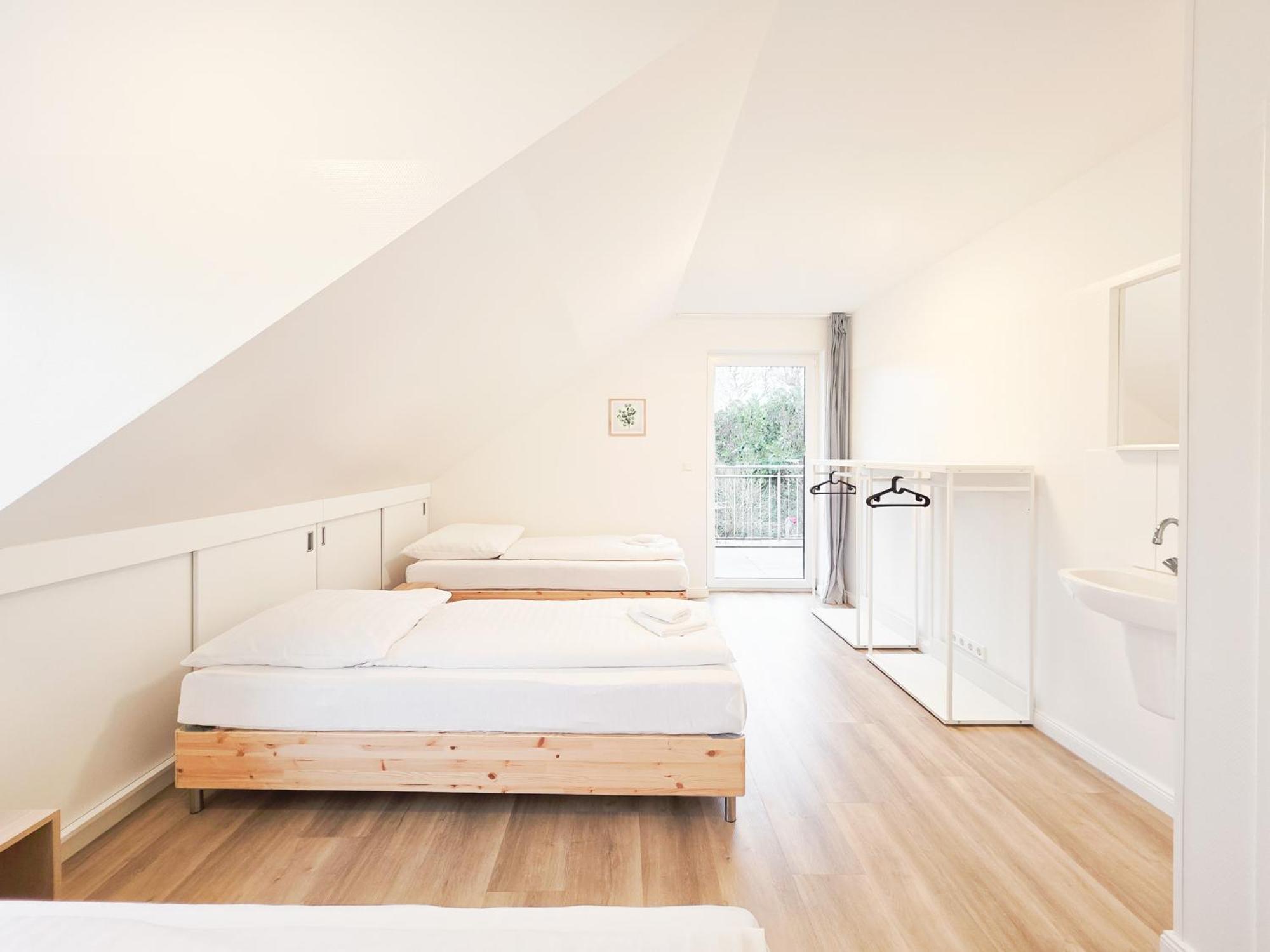 Tolstov House - 6 Haus - Große Küche - Garten - Parkplatz - 25min Messe Dus Apartment Düsseldorf