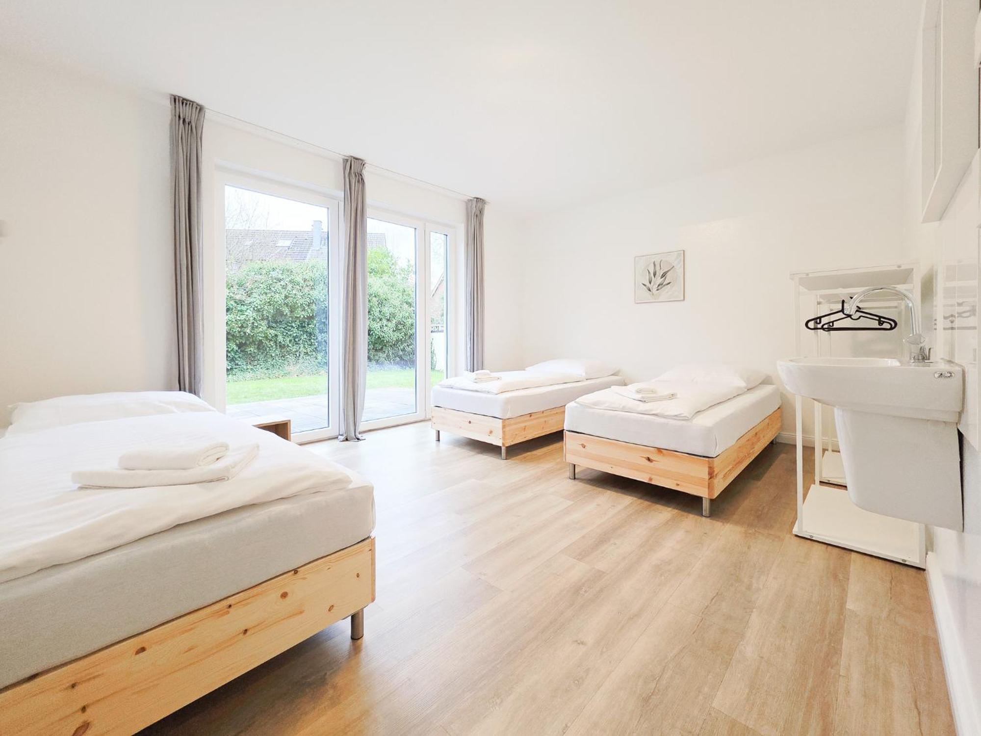 Tolstov House - 6 Haus - Große Küche - Garten - Parkplatz - 25min Messe Dus * Düsseldorf