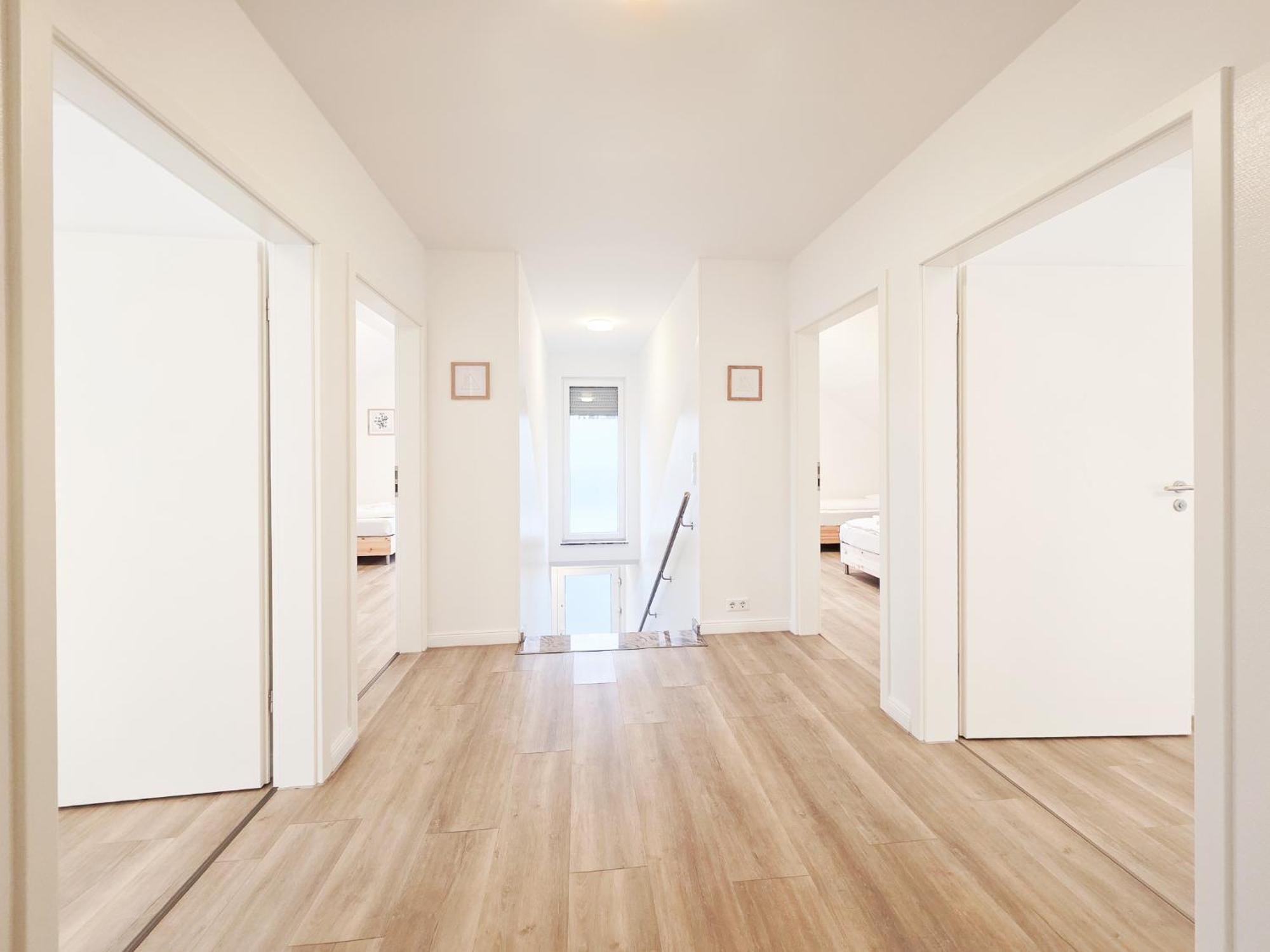 Tolstov House - 6 Haus - Große Küche - Garten - Parkplatz - 25min Messe Dus *