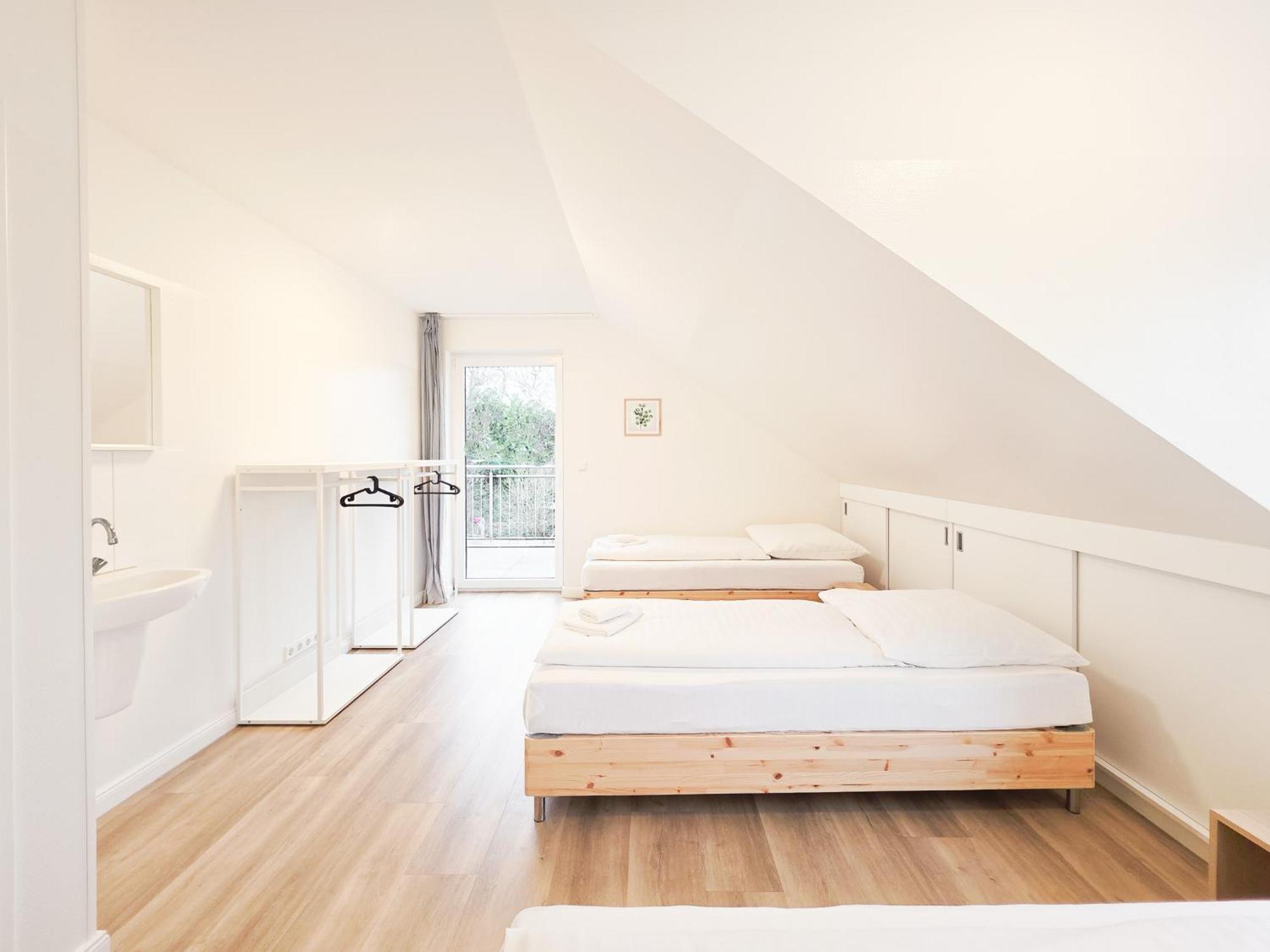 Raj Living - 6 Haus - Grosse Kueche - Garten - Parkplatz - 25min Messe Dus * Düsseldorf