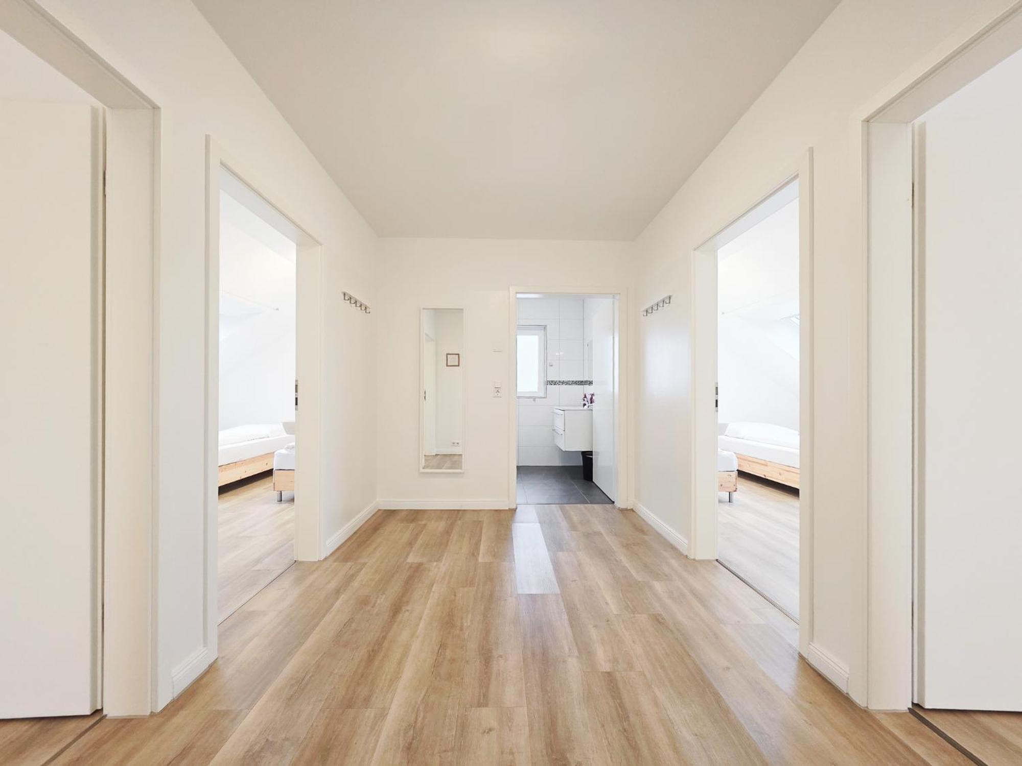 Tolstov House - 6 Haus - Große Küche - Garten - Parkplatz - 25min Messe Dus Apartment Düsseldorf